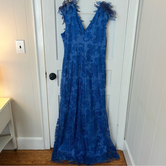 NWT Tadashi Shoji Liana Floral Embellished Elegant Blue Lace Gown Frilly Vneck - Picture 7 of 8